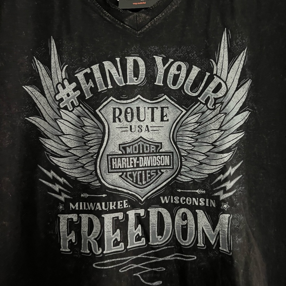 NWT Harley-Davidson Women's Distressed Black Freedom V Neck Tee size XL - Picture 2 of 5